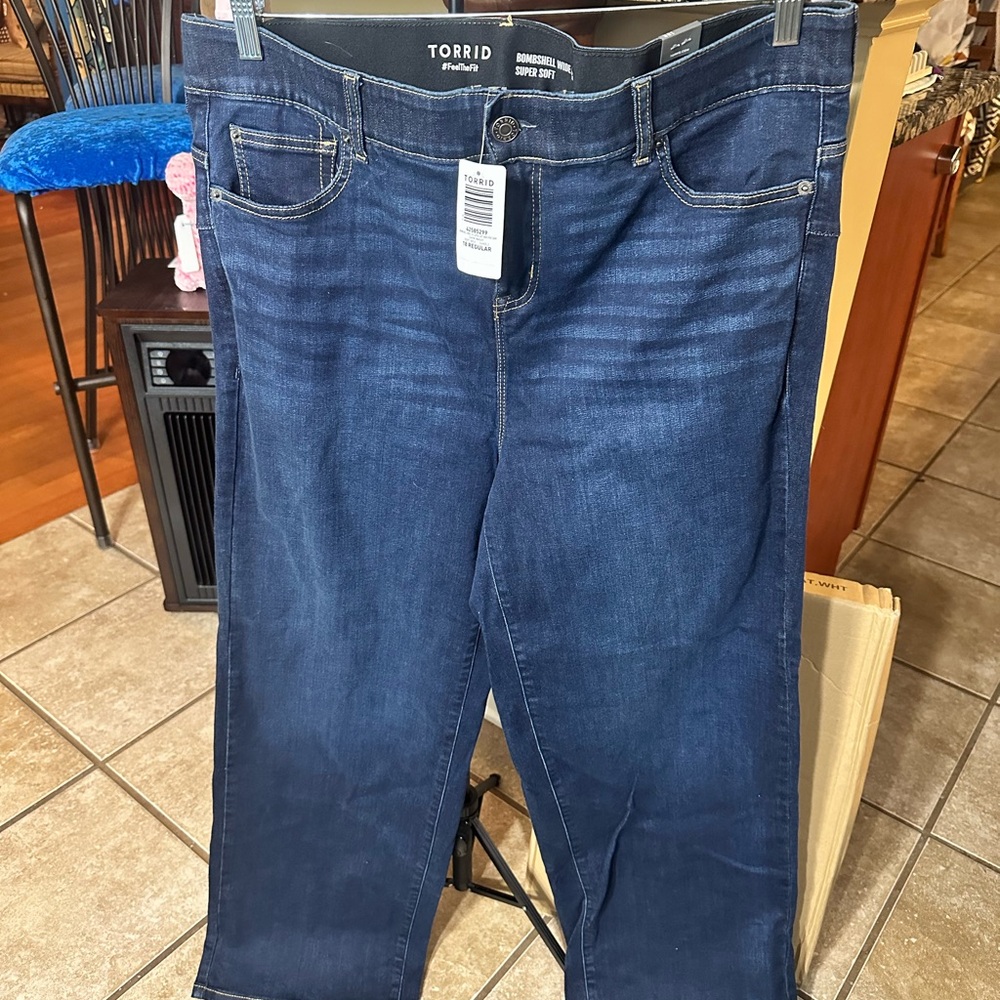 Torrid Bombshell Super Soft Wide Leg High Rise Jeans in Dark Wash NWT 18R